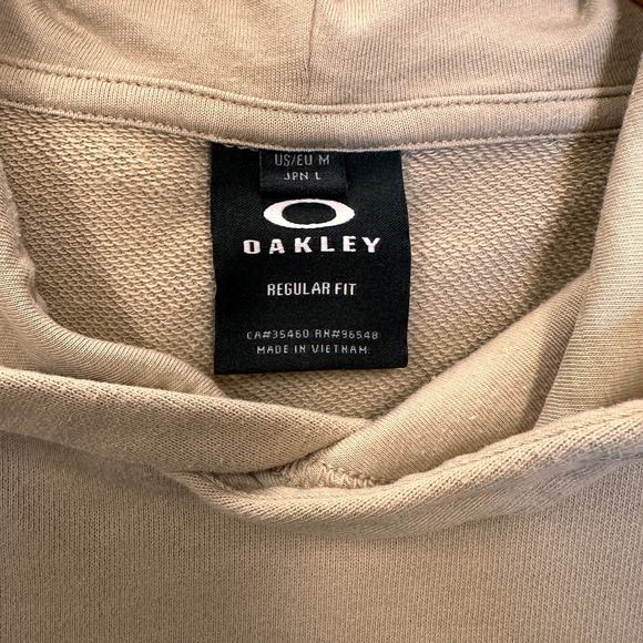 Oakley Hoodie Sweatshirt Mens M Tan Skull and Crossbones Graphic Camo Skate Surf - Picture 5 of 9